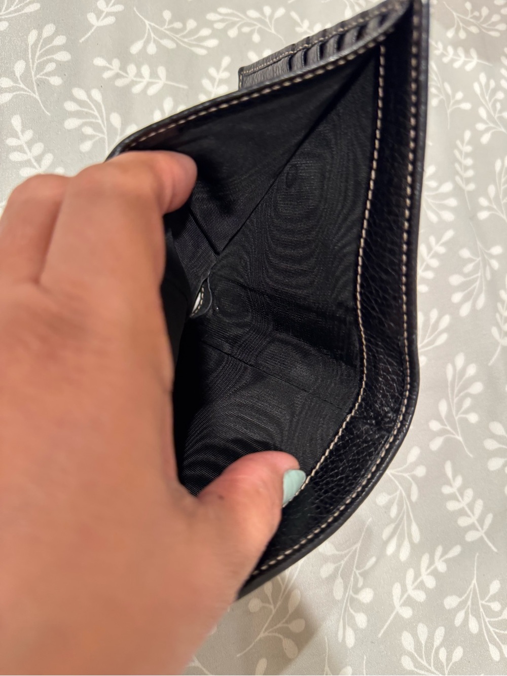 Gucci compact wallet - Picture 3 of 3